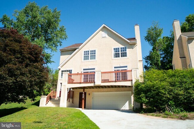 Building Photo - 102 Thomas Ln