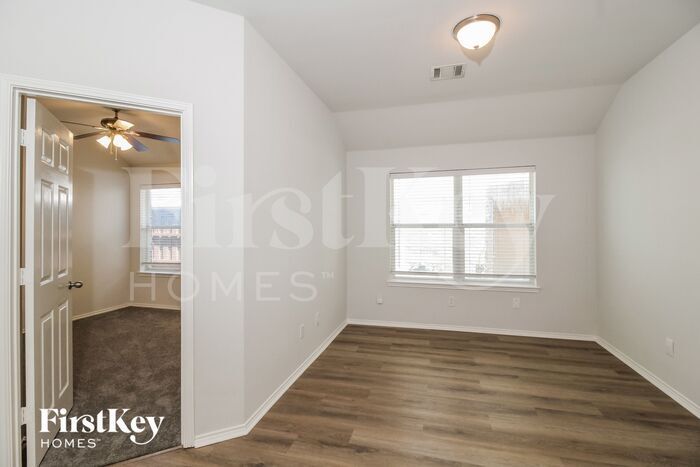 Building Photo - 9221 Oldwest Trail