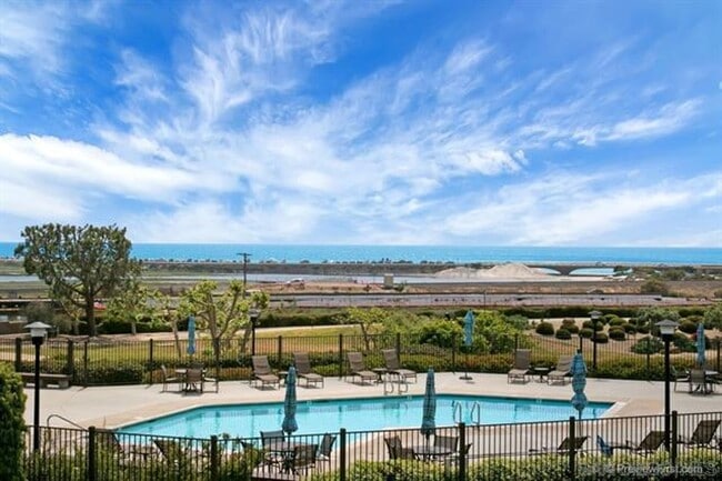 Building Photo - 2249 Del Mar Scenic Pkwy