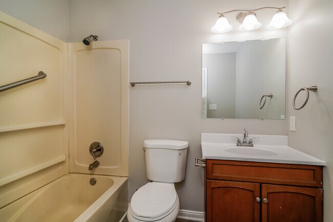 Building Photo - Inviting 4-Bedroom Home in Indianapolis