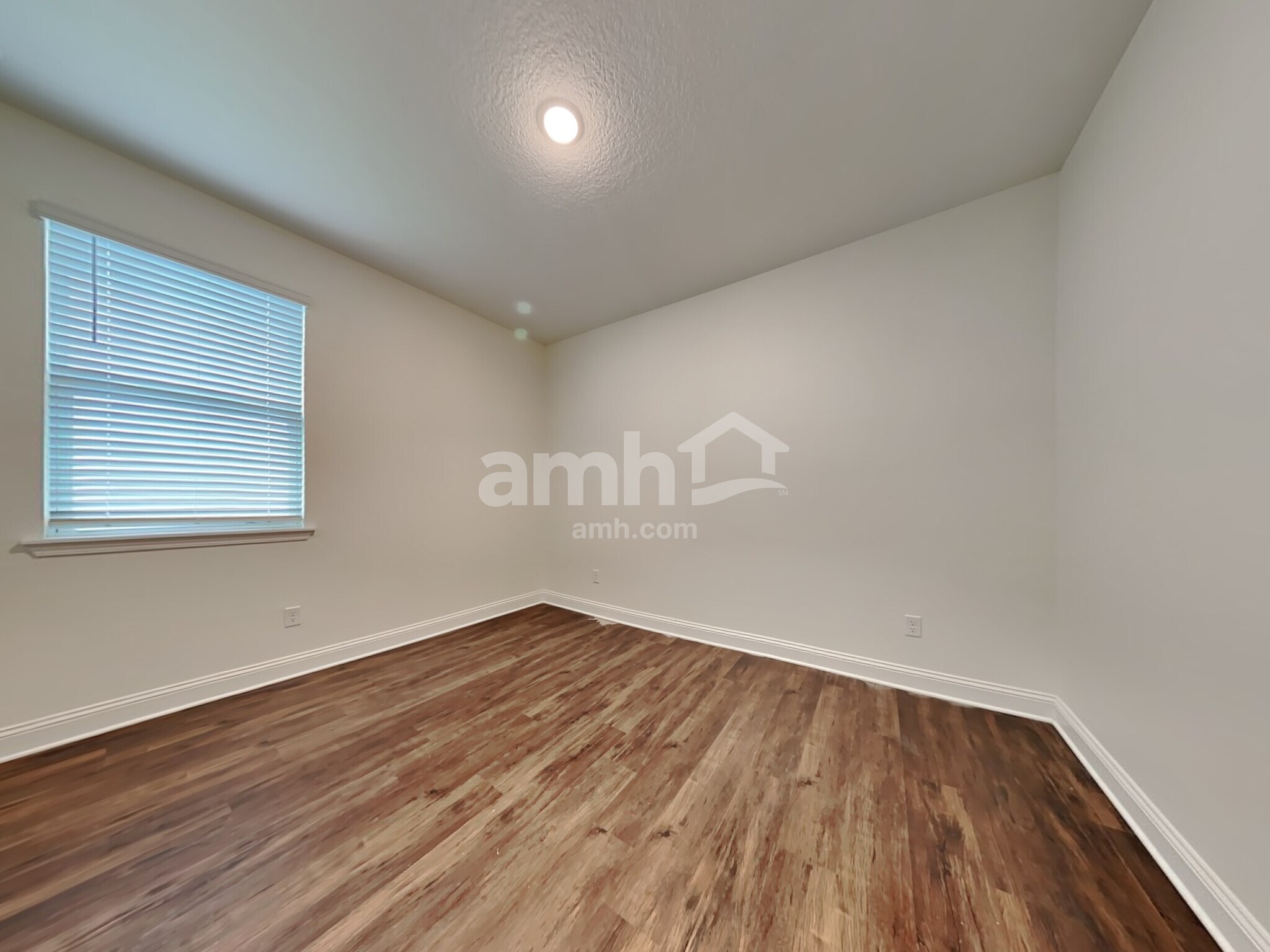 Building Photo - 558 Onate Cir