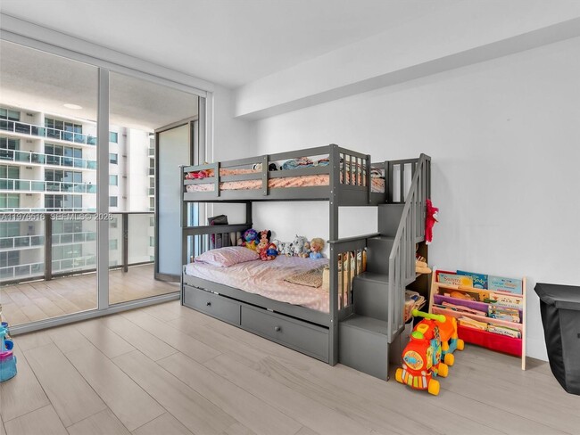 Building Photo - 488 NE 18th St