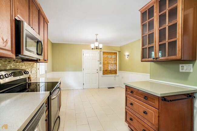 Building Photo - 3730 Marlborough Dr