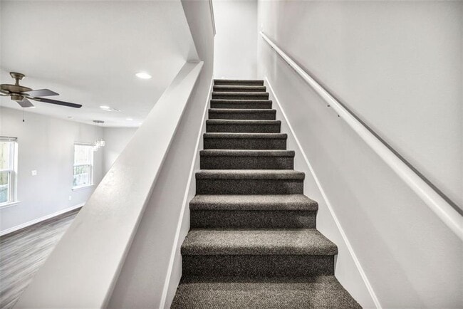 Building Photo - 207 Peruna Dr