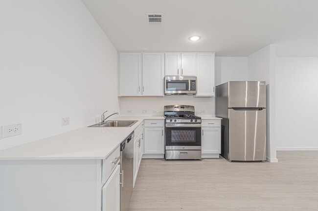 Building Photo - BRAND NEW 4 BD/2 BA Home Located off 211/Potranco RD! Available NOW!