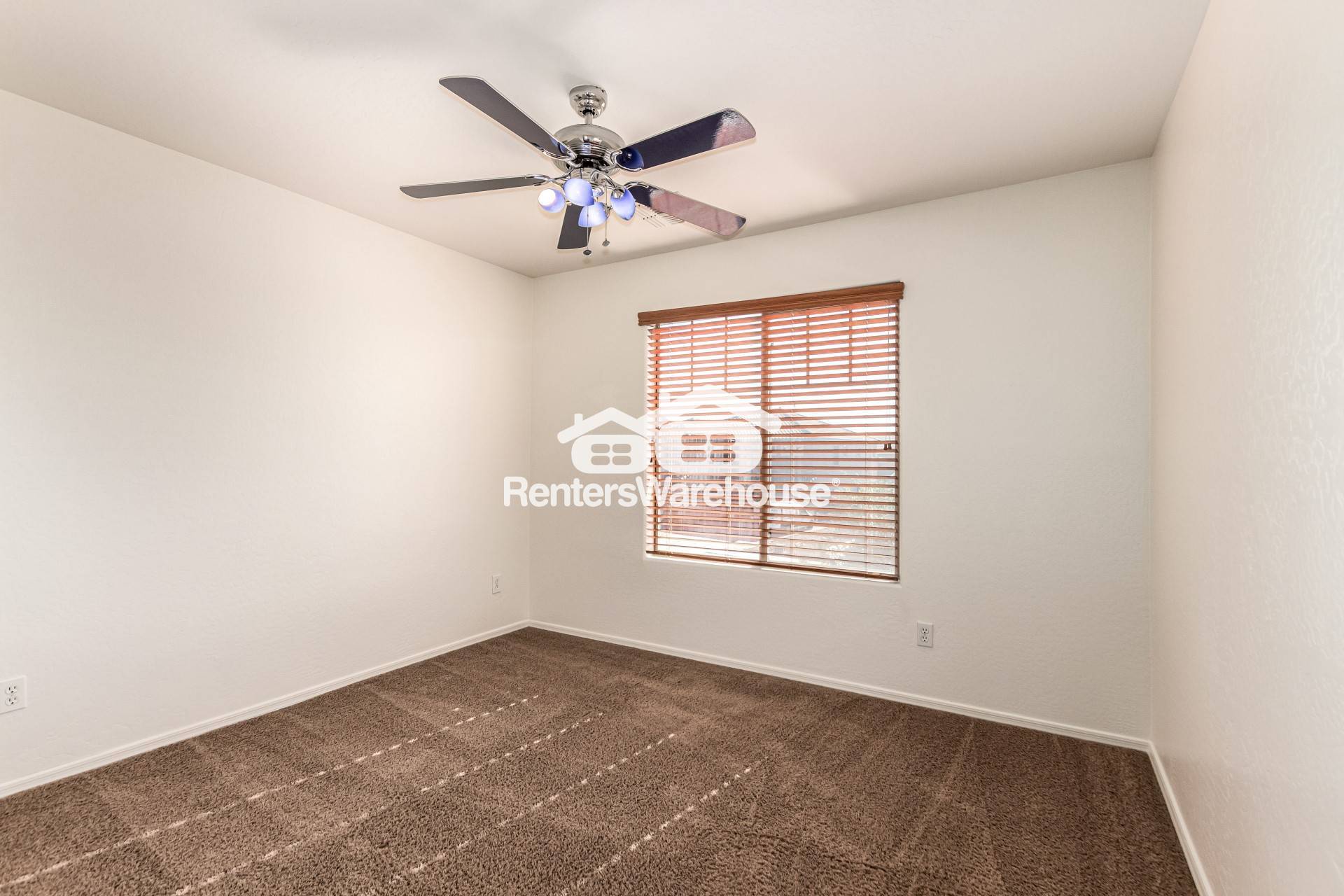 Building Photo - 12018 W Vernon Ave