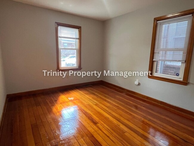 Building Photo - 2010 Hamill Ave