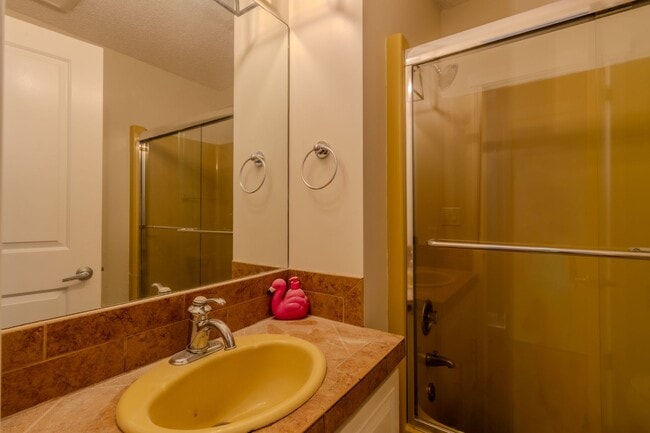 Building Photo - Live Large – Gorgeous Home with 4 Beds, 3 ...