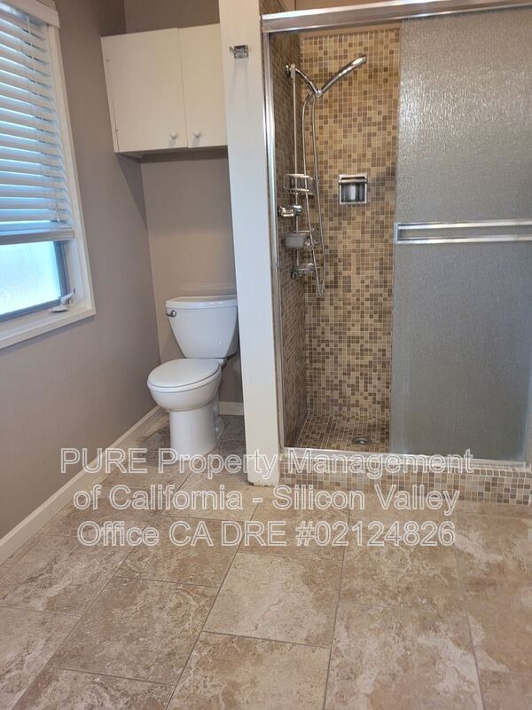 Building Photo - 21224 Saratoga Hills Rd