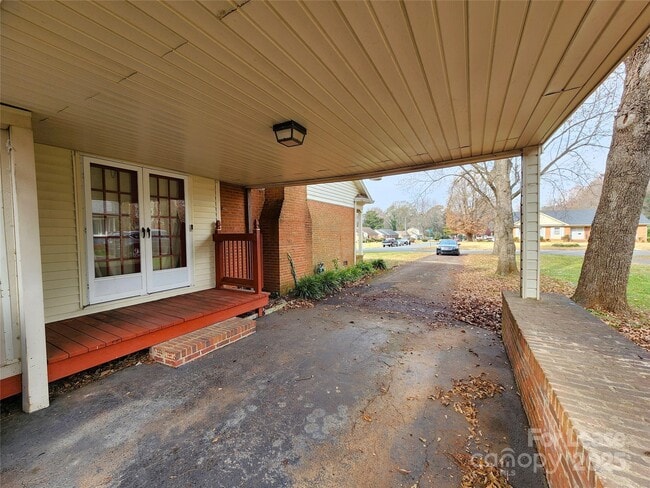 Building Photo - 6618 Hartsell Pl