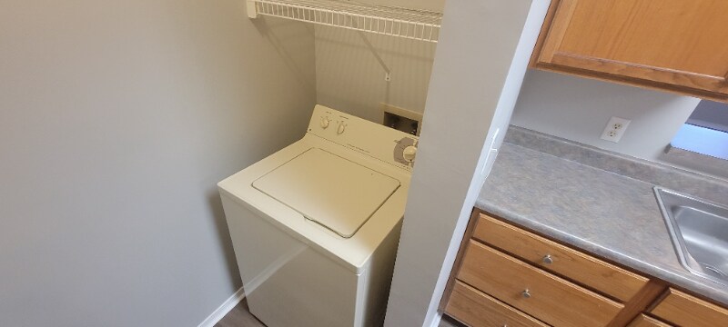 Building Photo - 277 Lakewood Dr