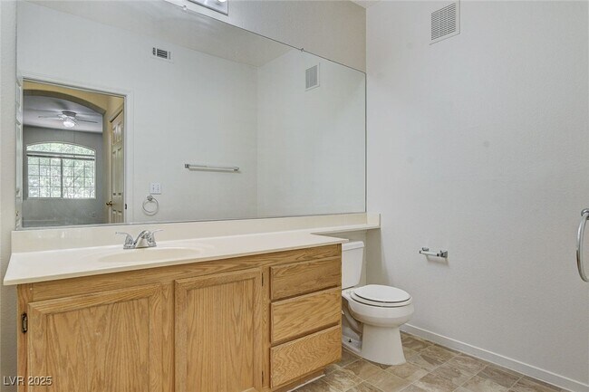 Building Photo - 1830 N Buffalo Dr