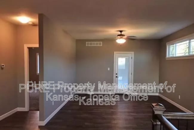 Building Photo - 4425 SE Gemstone Ln