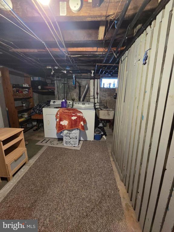 Building Photo - 881 Windermere Ave