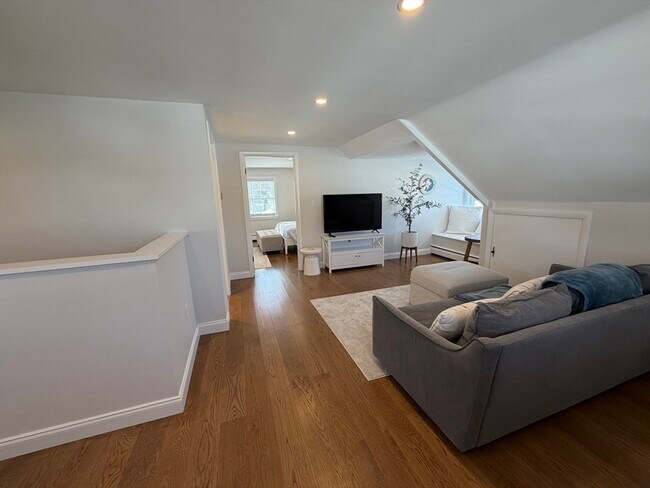 Building Photo - 20 Smith Rd