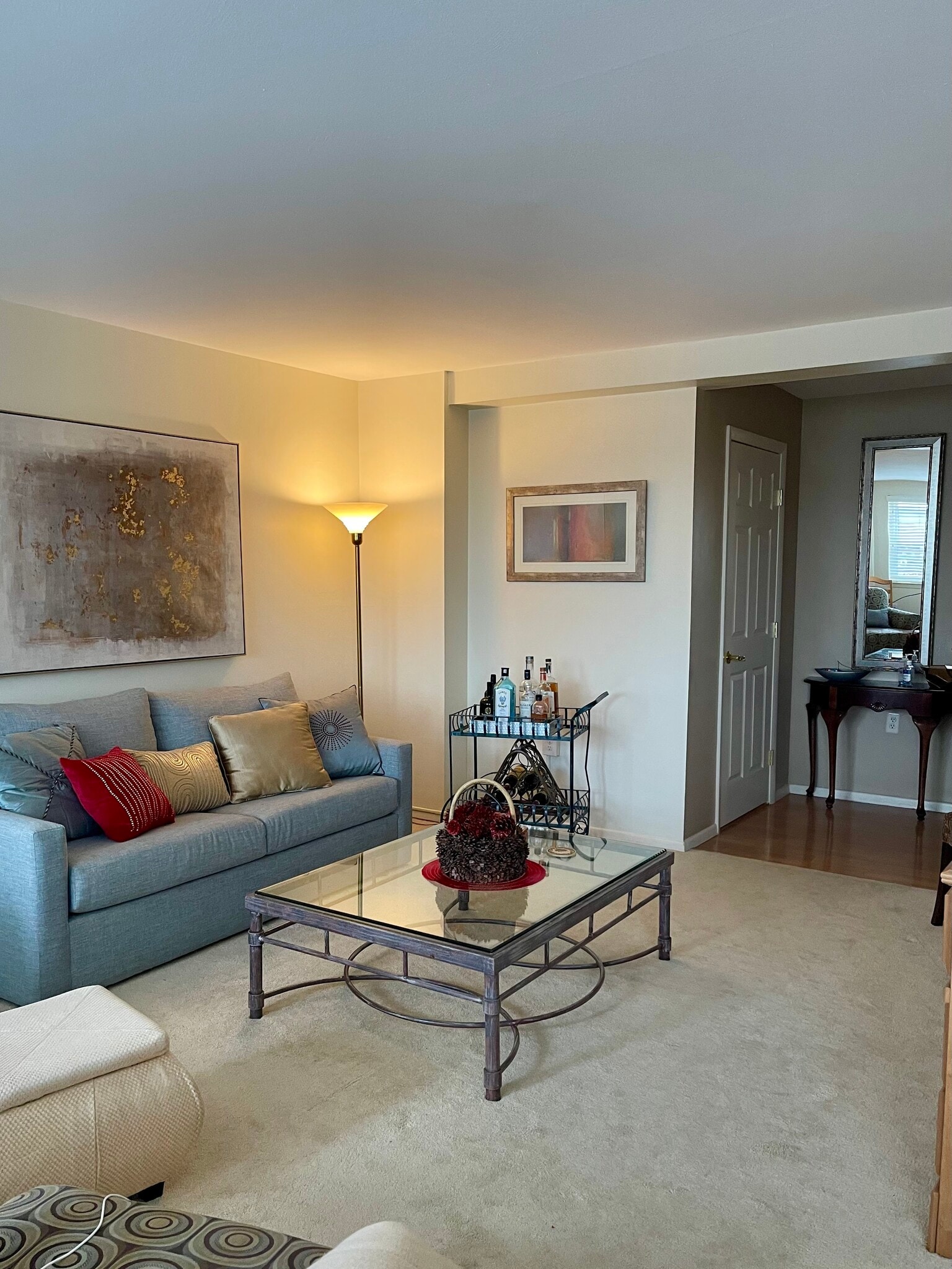 Living room with Queen sized sleeper sofa - 893 Farmington Ave