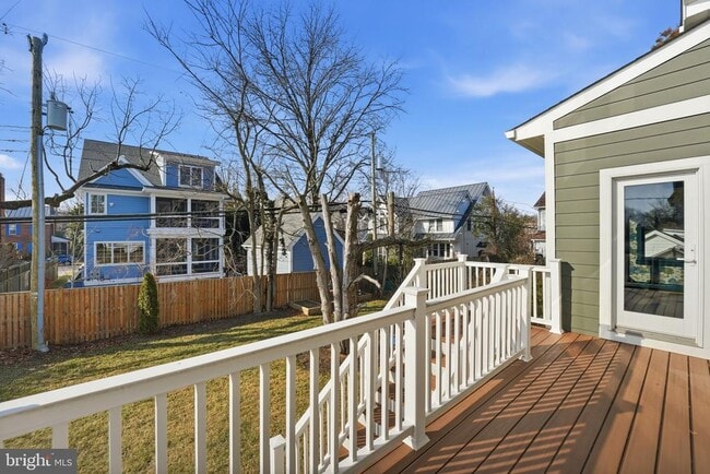 Building Photo - 1618 N Danville St