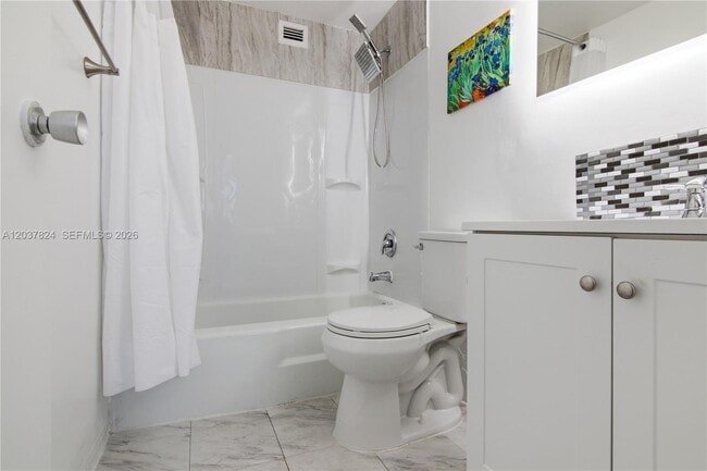 Building Photo - 801 Brickell Bay Dr