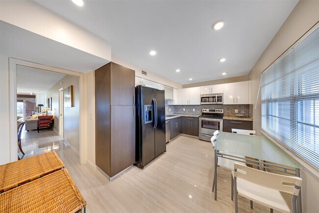 Building Photo - 800 Cypress Grove Dr