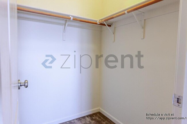 Building Photo - 681 Ringneck Ct