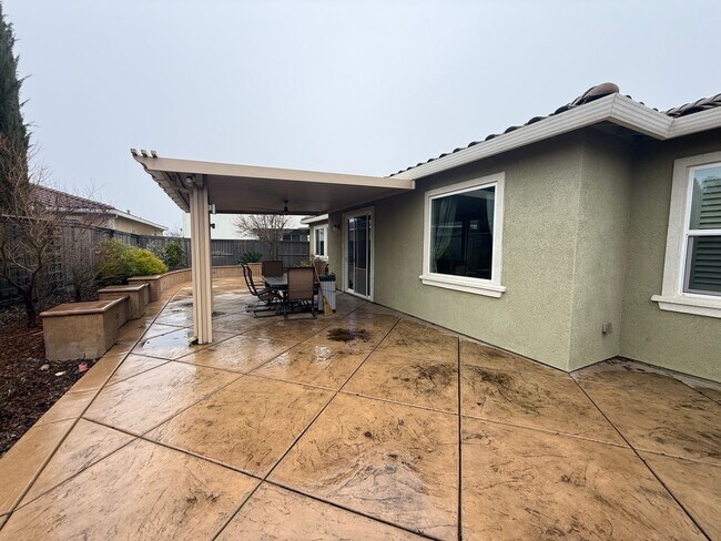 Building Photo - Beautiful Home in Springlake