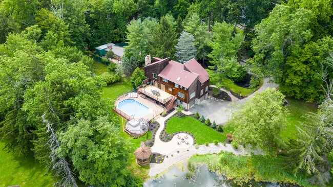 Building Photo - 2A Cherry Ln