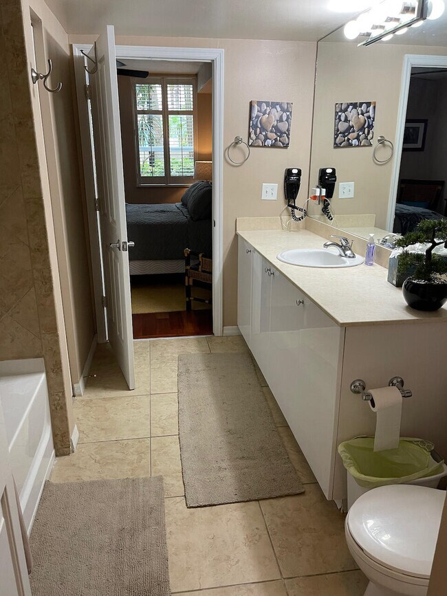 Building Photo - 600 S Dixie Hwy