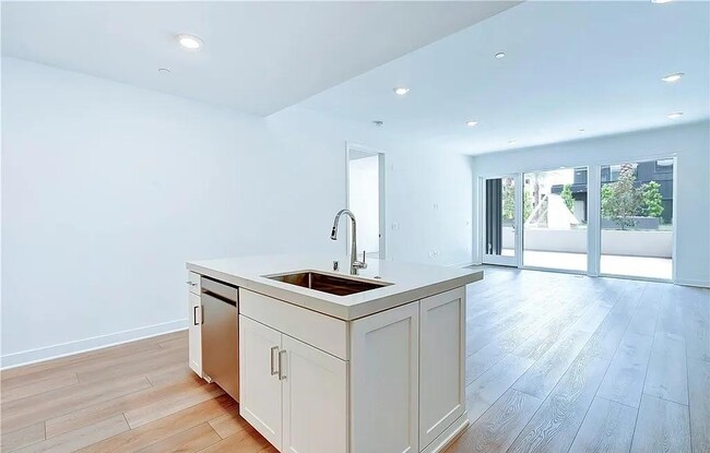Building Photo - 1204 Rivington