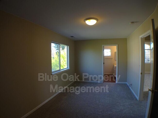 Building Photo - 242 Mission Serra Terrace