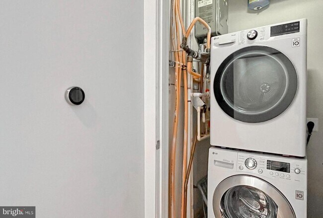 Building Photo - 2200 N Westmoreland St