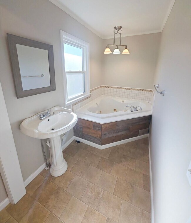 Building Photo - Spacious 3 Bedroom Home with Limited-Time $500 Move-In Special