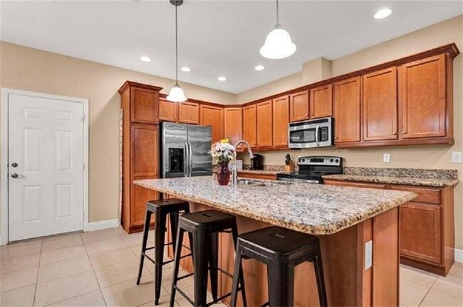 Building Photo - 6249 Bay Club Dr