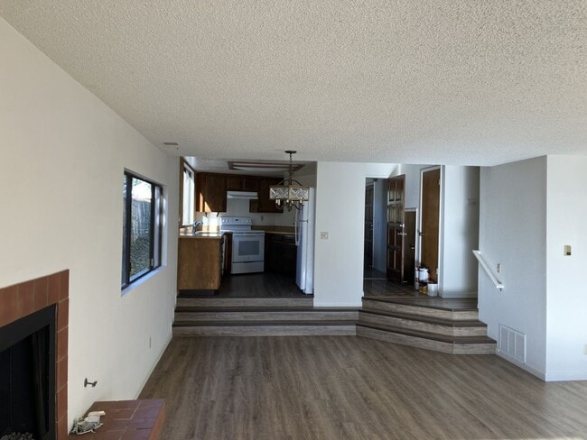 Building Photo - 173 Birch Ave