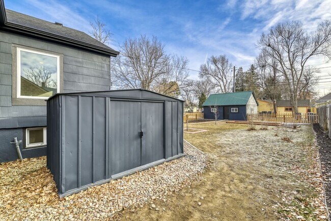 Building Photo - 946 Pratt St