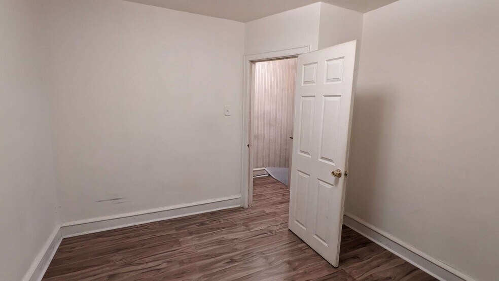 Building Photo - 103 W Spencer Ave