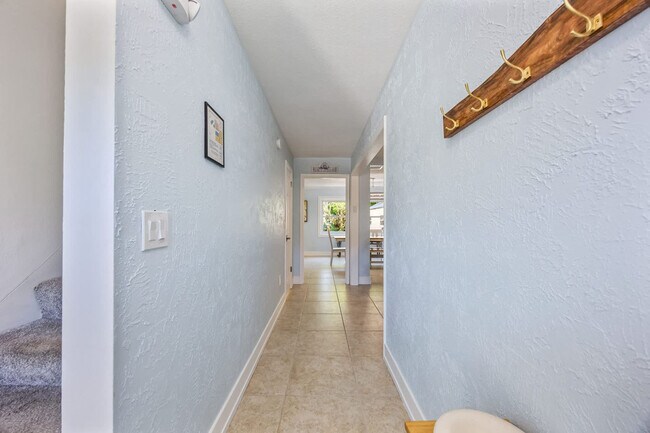 Building Photo - 491 Indian Creek Dr