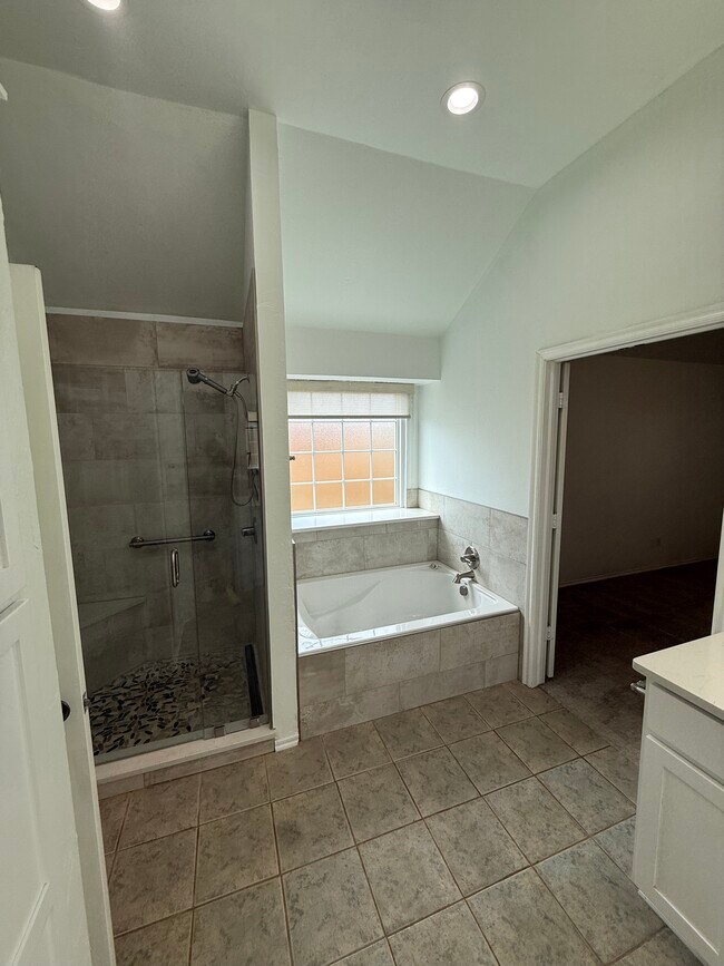 Building Photo - 1801 Sagewood Dr