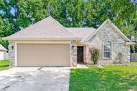 Building Photo - 4258 Ravenwood Dr N