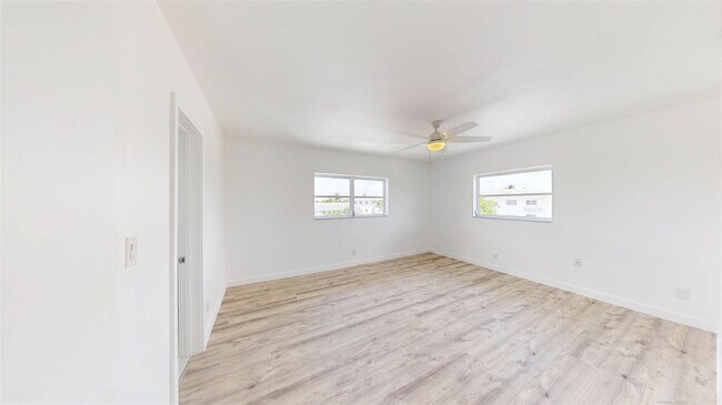 Building Photo - 651 Pine Dr