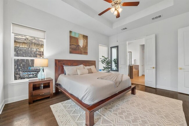 Building Photo - 6701 Teulada Dr