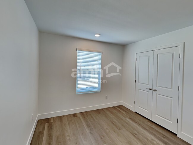 Building Photo - 9668 Harkes Dr