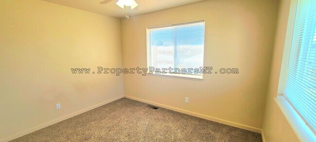 Building Photo - Recently updated 3 Bed 2 Bath home in Bozeman