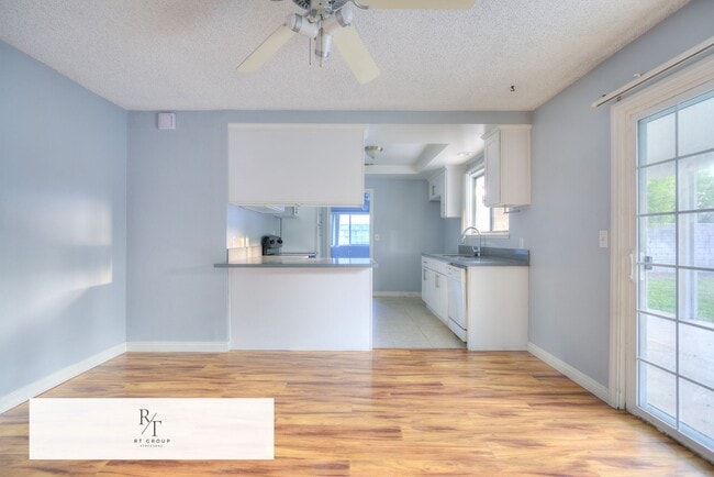 Building Photo - Welcome to Your Stylish Diamond Bar Home!