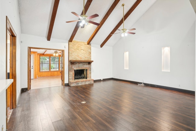 Building Photo - Beautiful Home Located in Thousand Oaks Move in Ready!