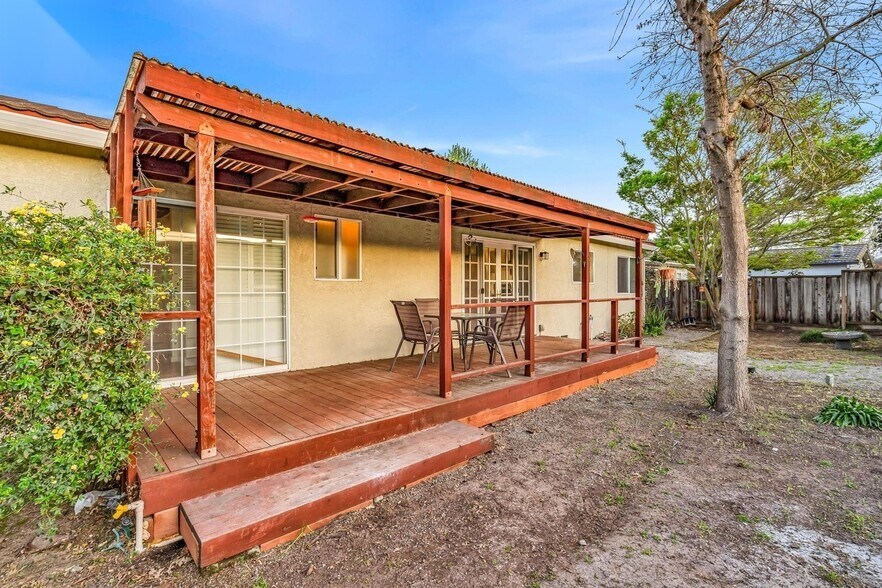 Building Photo - 7472 Blue Fox Way