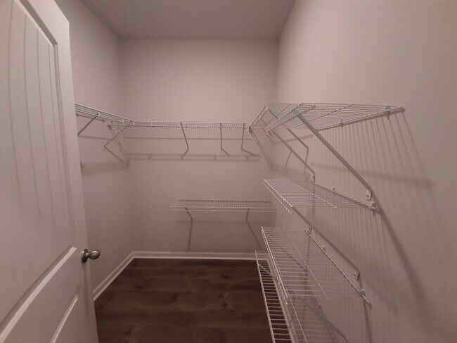 Building Photo - 3085 White Hbr Dr