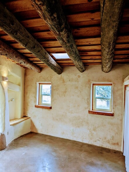 Building Photo - 245 Tune Dr