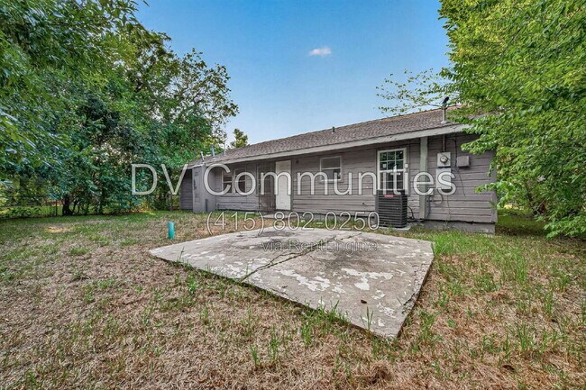 Building Photo - 5910 Southtown St