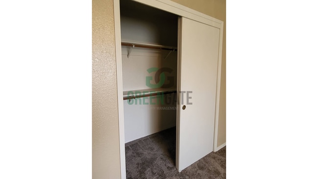 Building Photo - NOW AVAILABLE! Make this spacious 4 bedroo...