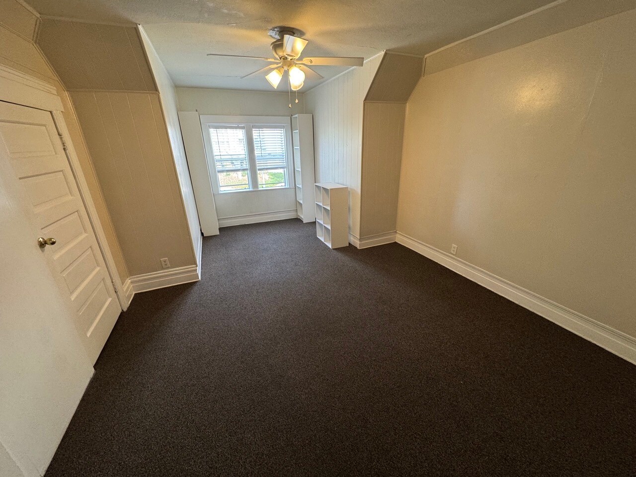 Building Photo - 1124 W 37th Pl